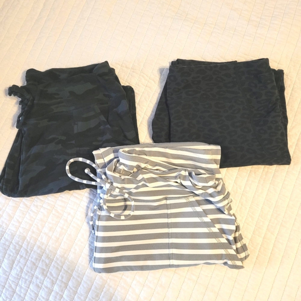 Lot of 3 Grace & Lace leggings / joggers